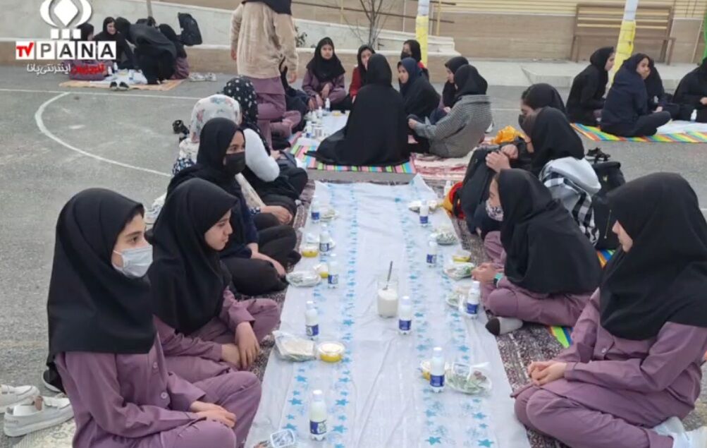 سفره همدلی دانش‌آموزان در ماه مبارک رمضان/ فیلم