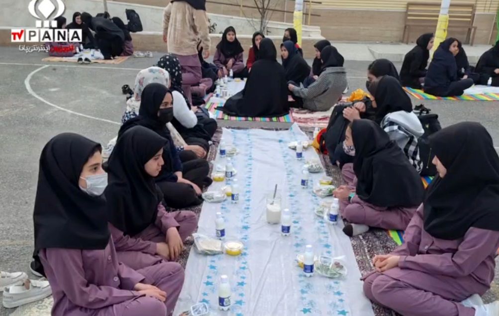 سفره همدلی دانش‌آموزان در ماه مبارک رمضان/ فیلم