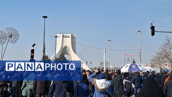 حضور میلیونی ایرانیان در جشن‌ پیروزی انقلاب اسلامی 