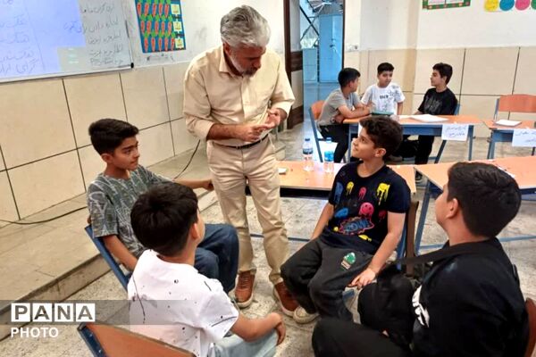 کارگاه مراقبت از نوجوانان در فضای مجازی در مدرسه محمدمهدی مهیا