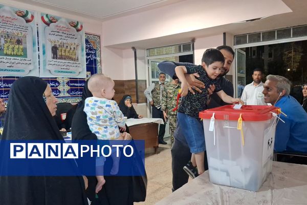 تجدید میثاق مردم شیراز به آرمان‌های انقلاب 