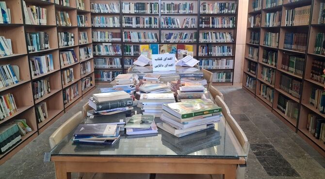 اهدای کتاب، اهدای دانایی