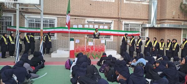 برگزاری مراسم ۱۳ ابان در دبیرستان مستوفی ۲
