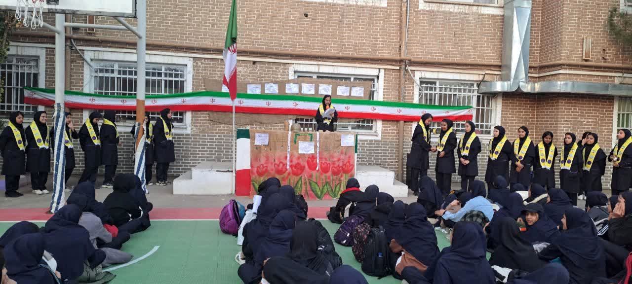برگزاری مراسم ۱۳ ابان در دبیرستان مستوفی ۲