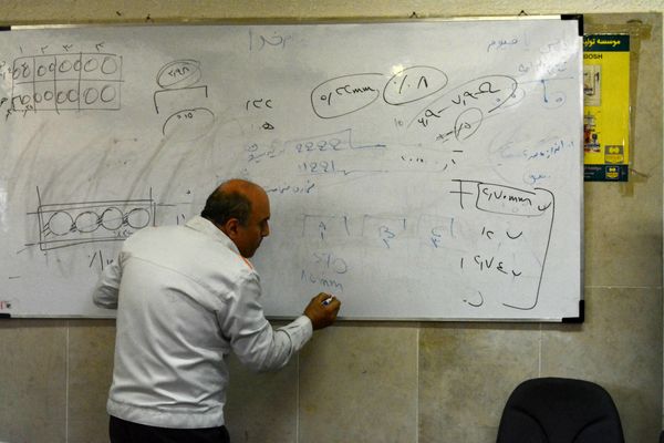 کارگاه آموزشی آشنایی با سیستم موتور و سوخت‌رسانی خودرو در بهارستان 2