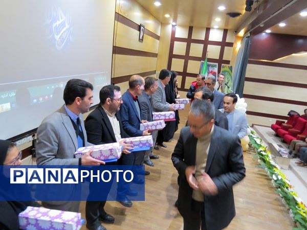 آیین تجلیل از منتخبان طرح و برنامه‌های دوره ابتدایی استان خراسان شمالی