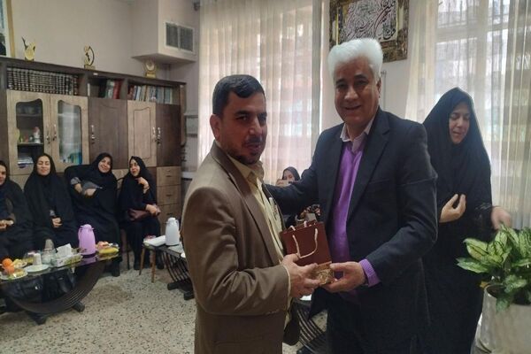تجربه‌گردانی مدرسه شاهد شهدای وحدت در مشهد