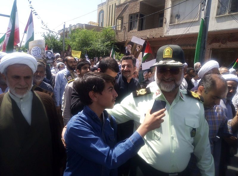 دانش‌آموزان از پیشگامان نهضت امام خمینی(ره) بودند