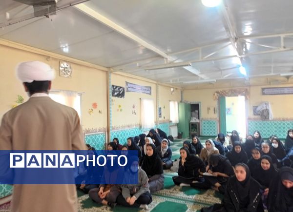 برگزاری کارگاه پیشگیری از آسیب های اجتماعی در دبیرستان سروقد