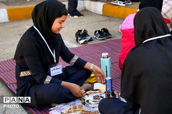 صبحانه سلامت در هنرستان شهید سادلجی؛ گامی برای تقویت بدن و ذهن هنرجویان