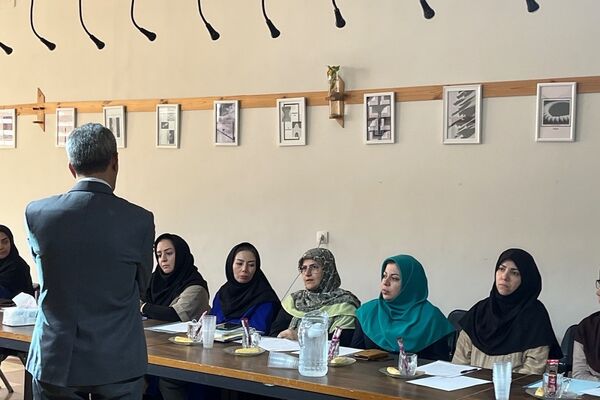 کارگاه آموزشی «مهارت‌های برقراری ارتباط با نوجوان » در هنرستان قدس ناحیه دو شهرری 