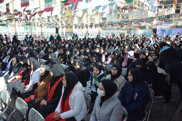 طنین زنگ انقلاب در بهارستان‌دو 