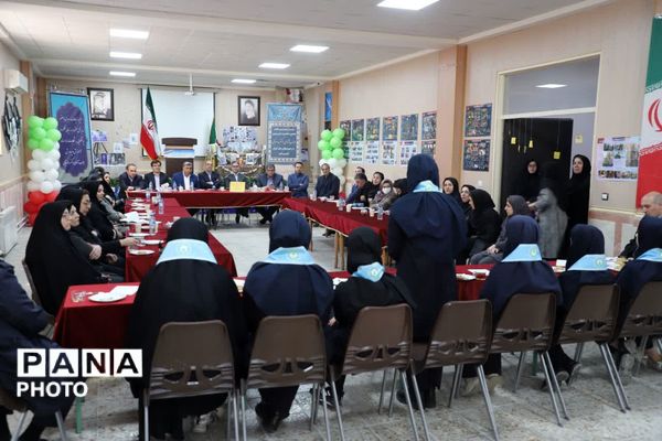 مطالبات بی‌واسطه شورای دانش‌آموزی مدرسه شهید مسافری تبریز با مسوولان وزارت آموزش و پرورش 