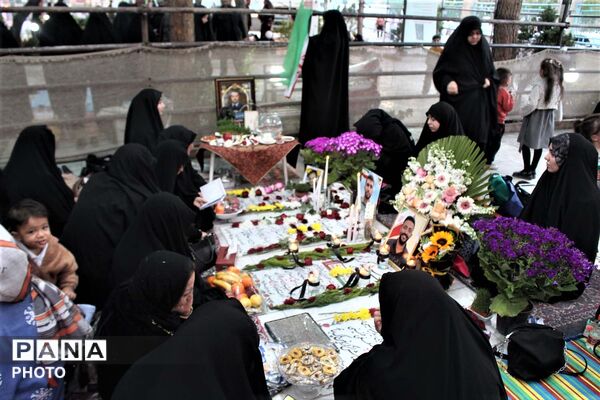 حال و هوای آغاز سال نو در جوار مزار شهدای جنگ رمضان