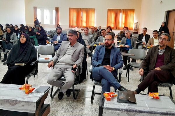همایش فصلی مدیران مدارس فشافویه با تأکید بر قانون مداری، ارتقای کیفیت آموزشی و سلامت دانش آموزان 