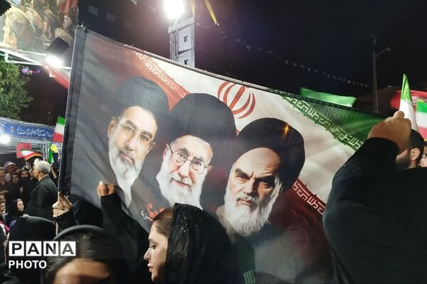 تشییع پیکر خلبان شهید مجید کاظمی در شیراز