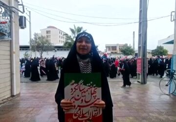 بندرگز غرق در شور انقلاب