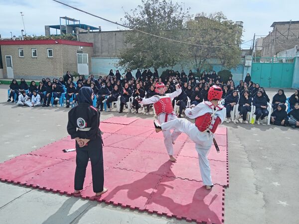 المپیاد‌ ورزشی درون مدرسه ای در دبیرستان فاطمیه