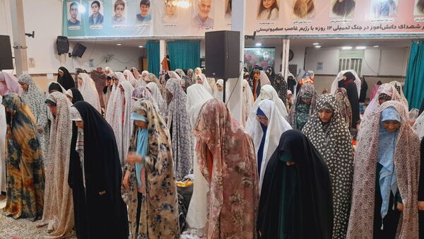 نخستین روز اعتکاف دانش‌آموزی ناحیه ۳ کرج در مسجد حضرت خدیجه(س)