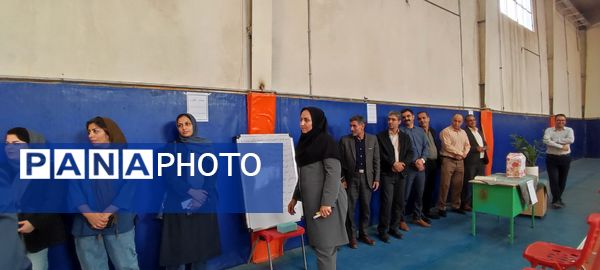 انتخابات انجمن اولیای و مربیان در مدرسه شهدای فرهنگی شهرستان شیروان