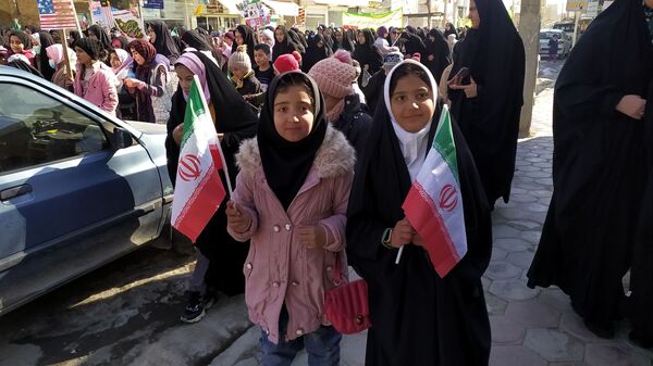 دهه نودی‌ها انقلاب را در دست گرفتند