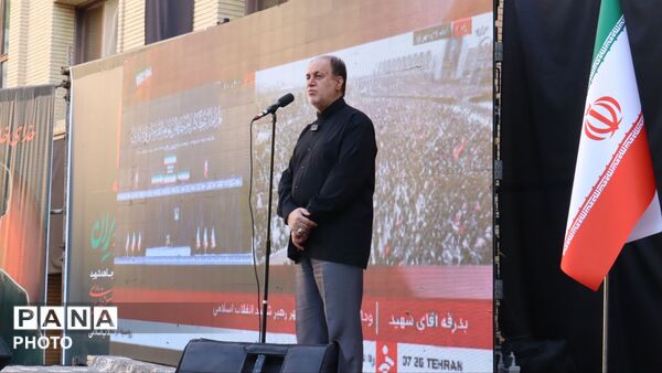 وداعِ اشک‌آلودِ هزاران فرهنگی با رهبرِ شهیدِ آسمانی
