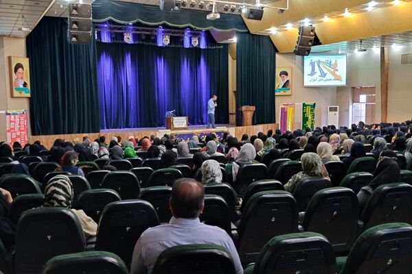 اولین جلسه هدایت تحصیلی دبیرستان پویش ناحیه ۳شیراز 