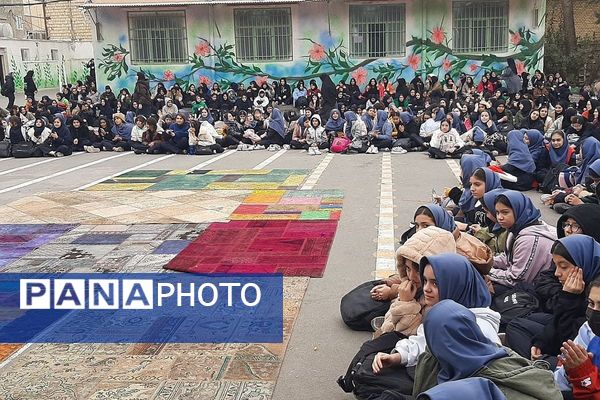 کودکان غرفه‌داران جشن میلاد موعود