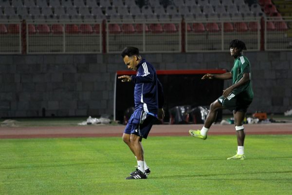 تمرین پیش از بازی با تراکتور تیم الوحده امارات