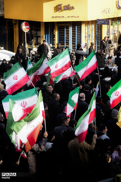 با تو قد می‌کشیم...