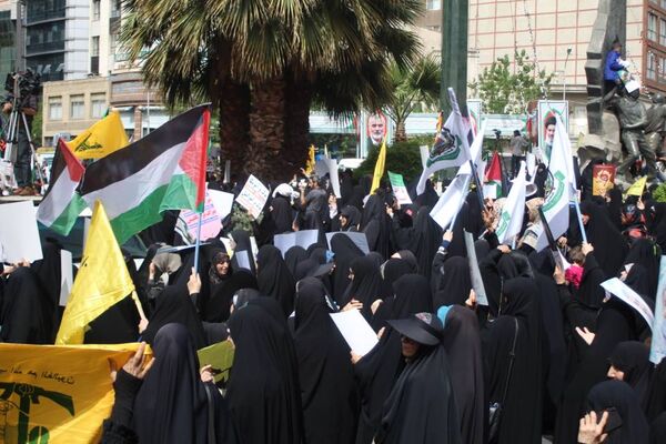 تجمع بزرگ دانش‌آموزان و فرهنگیان در حمایت از مردم مظلوم غزه و فلسطین