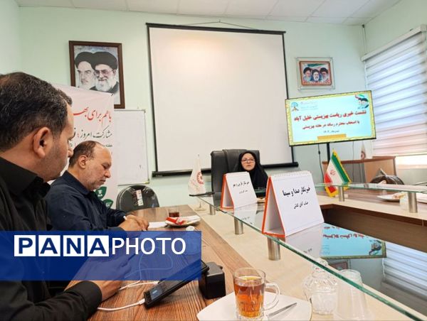 نشست خبری اصحاب رسانه با رییس اداره بهزیستی شهرستان خلیل آباد 