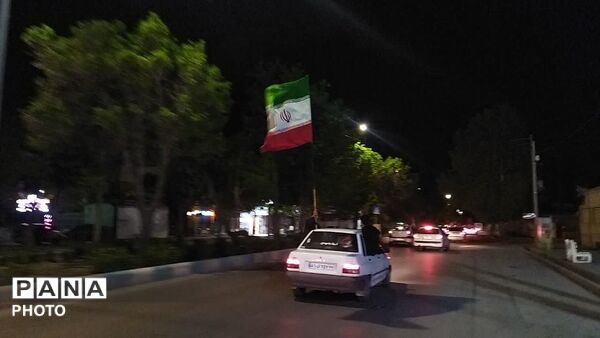 پرچم های ایران و حزب الله  بر فراز شهر نیشابور 