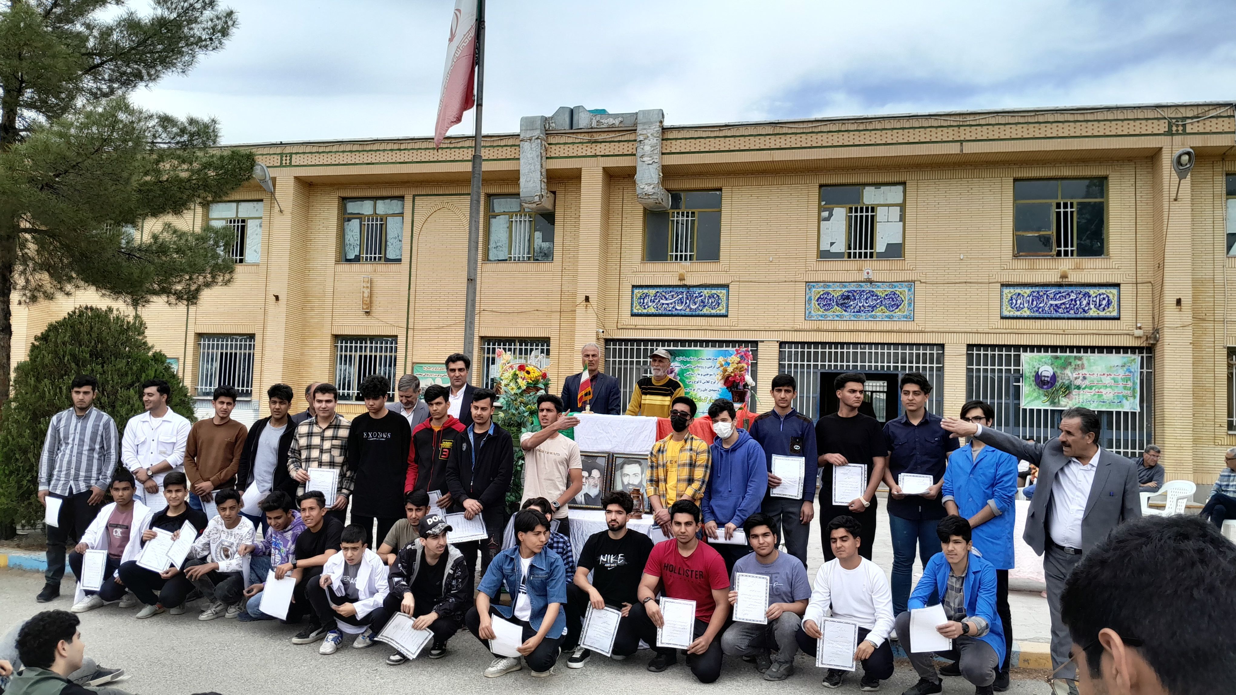 برگزاری جشن  روز معلم در هنرستان شهید دیواندری سبزوار