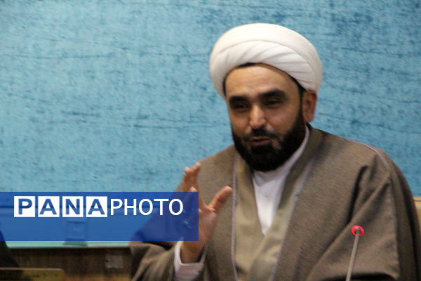 نشست ریاست سازمان دانش‌آموزی با مدیر آموزش و پرورش ناحیه یک یزد