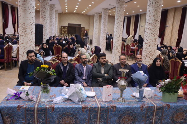 بروجنی‌ها به استقبال حاجیه دانش‌آموز 