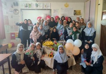 گرامیداشت مقام معلم در دبستان شاهد حاج تقی آقا بزرگ مشهد