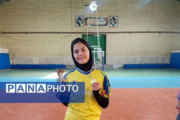 مسابقه فوتسال دانش‌آموزی دختران ابتدایی در بهارستان دو