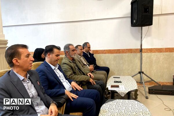 پژوهشگران نوجوان پیشوا روی سکوی افتخار