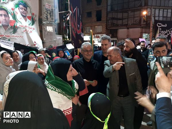 نمایش وفاداری گالیکشی‌ها در سی‌امین قرار