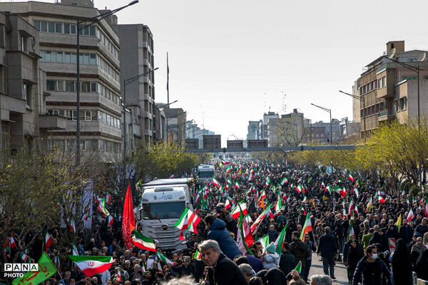 تشییع پیکر شهیدان لاریجانی، سلیمانی و شهدای ناوشکن دنا - 2