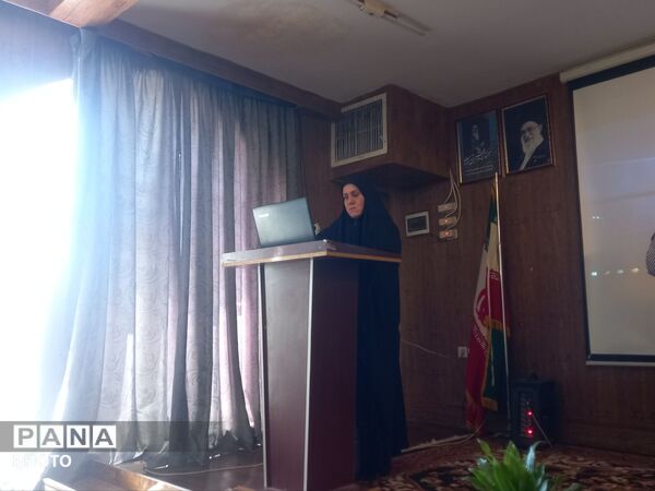 تقدیر از افتخار آفرینان مدرسه انیس خوشقدم ناحیه دو  