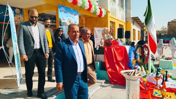 مشعل المپیاد ورزشی ناحیه ۷ در دبستان شهدای راه آهن روشن شد