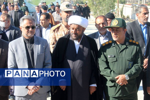 غبارروبی مزار مطهر شهدا به مناسبت آغاز دهه مبارک فجر در فراشبند