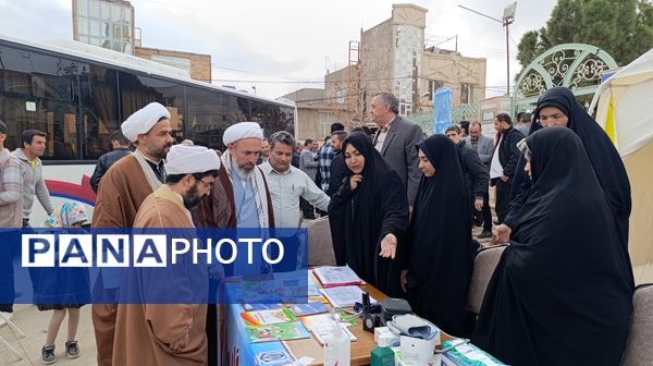 نماز عبادی سیاسی جمعه  شهر خور در روستای بوژمهران 