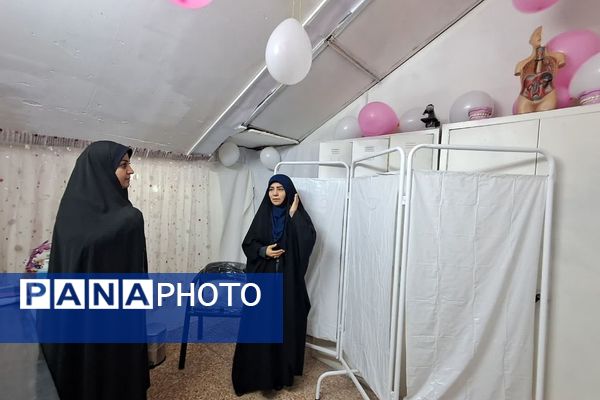 افتتاح دو باب اتاق بهداشت در مدارس منطقه کهریزک همزمان با ایام دهه فجر