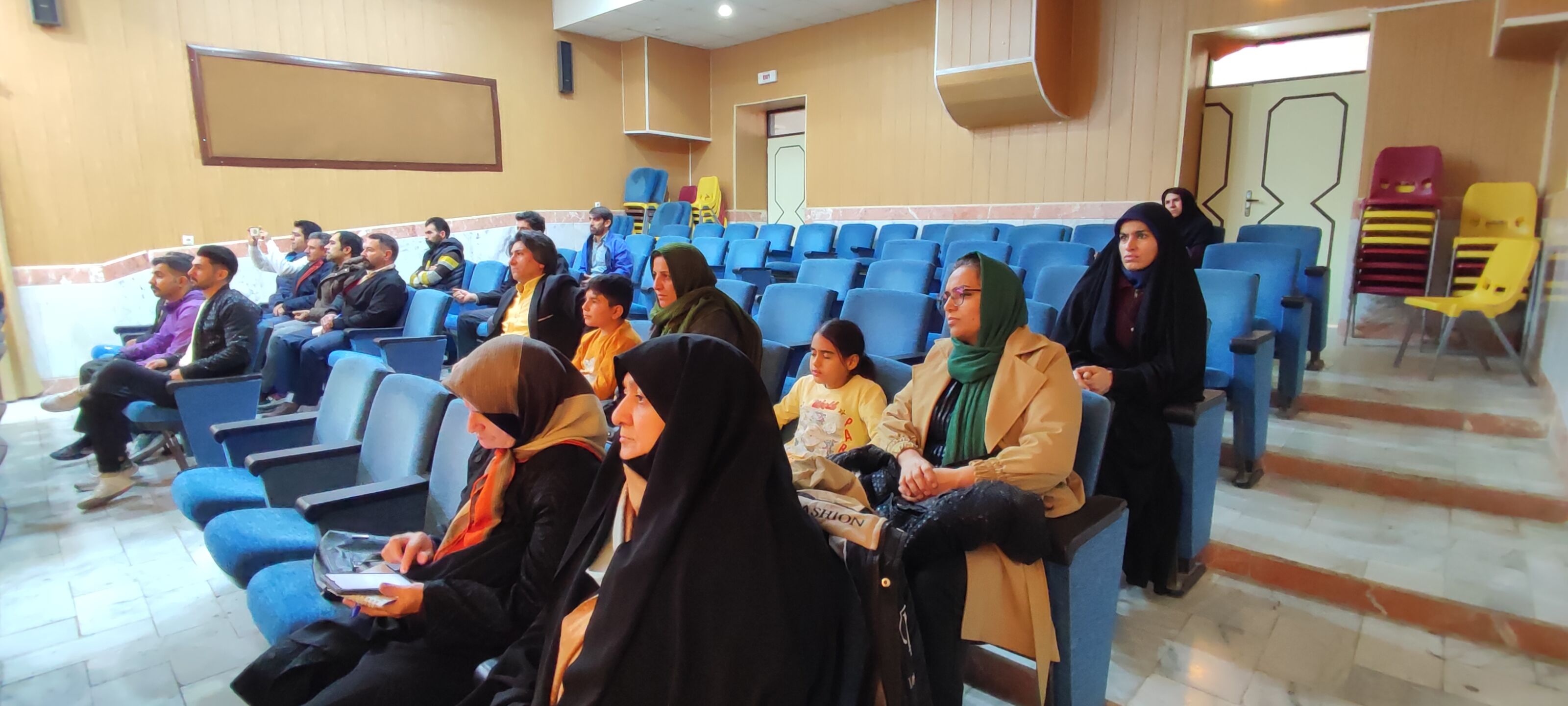 کارگاه آموزشی و مهارتی مدیریت تلفیقی مبارزه با کنه واروا در کندوهای زنبور عسل
