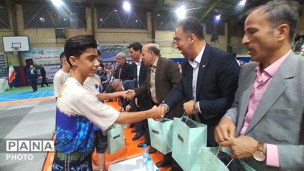 افتتاحیه مسابقات ورزشی دانش‌آموزان قطب 2 کشور در کرج