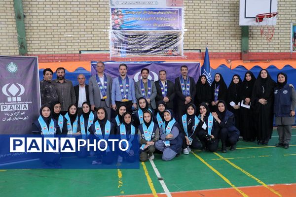 بهارستان دو صحنه همفکری، همدلی و همکاری پیشتازان در همایش یاوران انقلاب