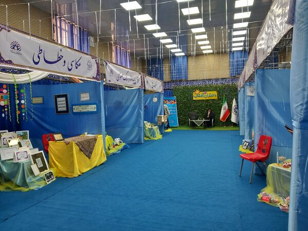 نمایشگاه دست سازه های هنری دختران آفتاب در دالقرآن سازمان فرهنگی شهرداری اسلامشهر
